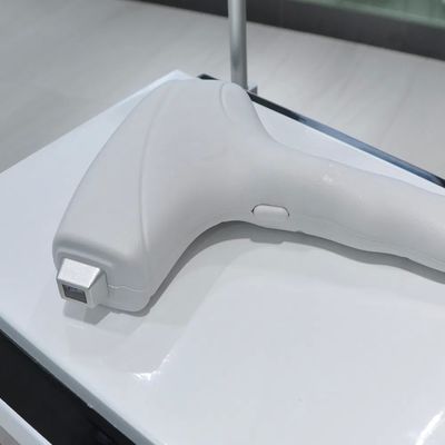 808nm diode laser ontharing machine met 450W-600W vermogen en 10 miljoen schoten voor permanente ontharing