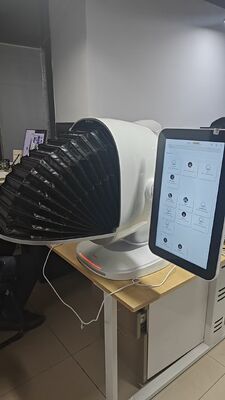 Huidanalyse Volledige gezichtsscanner met 36 miljoen afbeeldingselementen Vleesspiegel detector Gezichtsscanner UV Huiddiagnostiek Geschikt voor alle huidtonen